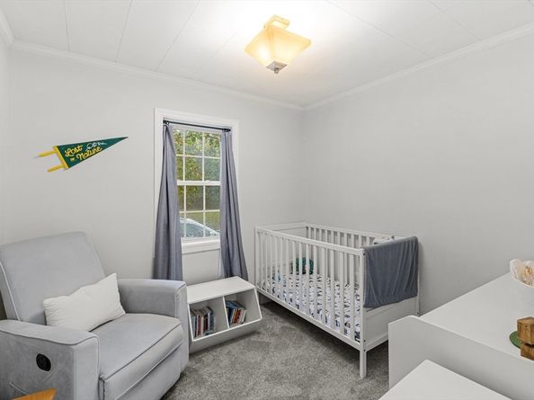 6 Vaughan St, Lakeville MA 02347