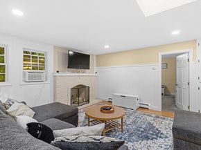 6 Vaughan St, Lakeville MA 02347