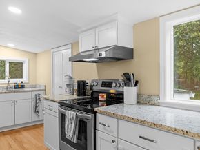 6 Vaughan St, Lakeville MA 02347