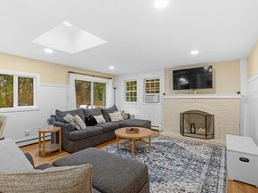 6 Vaughan St, Lakeville MA 02347