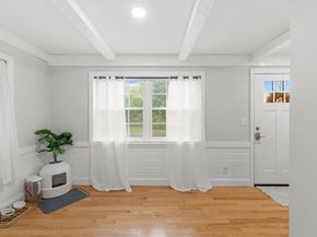 6 Vaughan St, Lakeville MA 02347