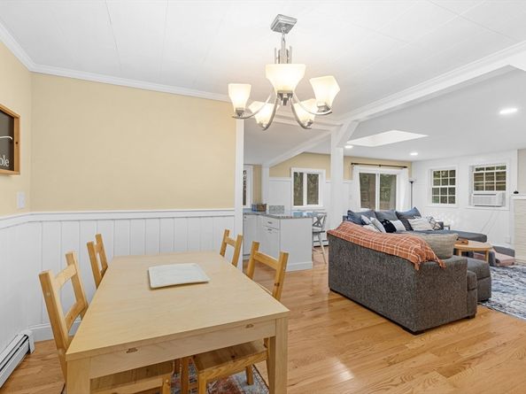 6 Vaughan St, Lakeville MA 02347