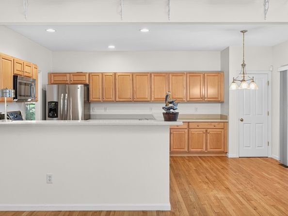 74 Champlain Cir, Plymouth MA 02360