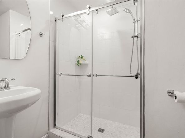 42-44 Warren St 42, Arlington MA 02474