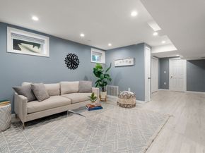 42-44 Warren St 42, Arlington MA 02474
