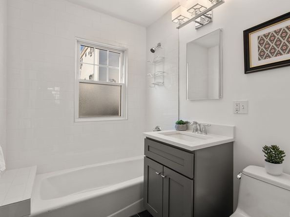 42-44 Warren St 42, Arlington MA 02474