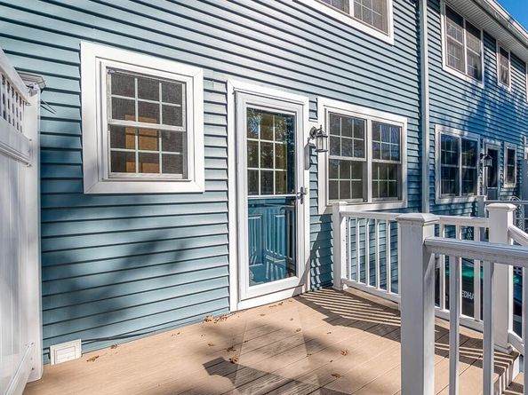 85 Lancaster Rd 85, Dedham MA 02026