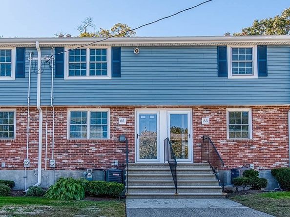 85 Lancaster Rd 85, Dedham MA 02026