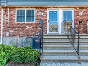 85 Lancaster Rd 85, Dedham MA 02026