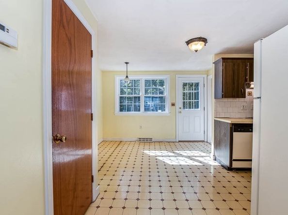85 Lancaster Rd 85, Dedham MA 02026