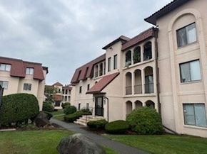 685 Oak St 25, Brockton MA 02301