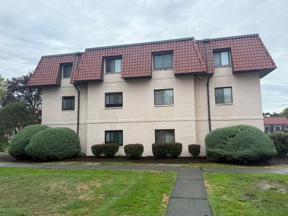 685 Oak St 25, Brockton MA 02301