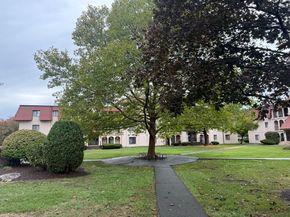 685 Oak St 25, Brockton MA 02301