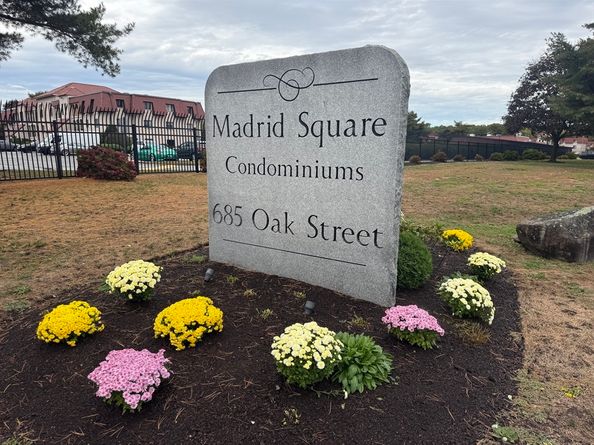 685 Oak St 25, Brockton MA 02301