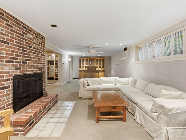 9 Fernway, Lynnfield MA 01940