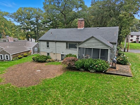 9 Fernway, Lynnfield MA 01940