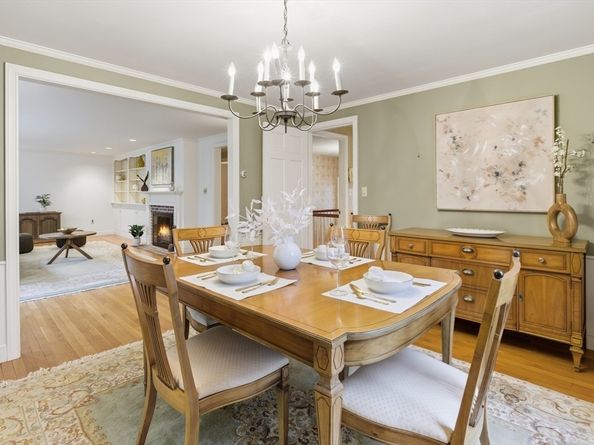9 Fernway, Lynnfield MA 01940