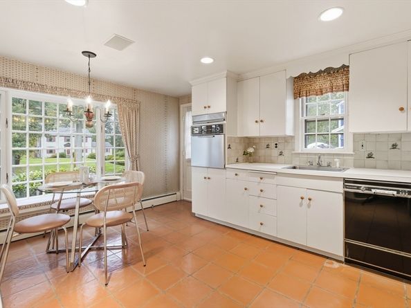 9 Fernway, Lynnfield MA 01940