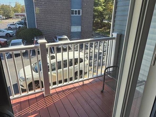 10 Woodcrest Ct 4, Weymouth MA 02190