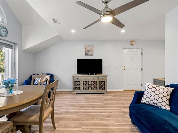 19 Paris St 302, Medford MA 02155