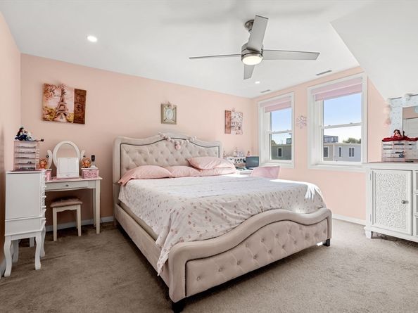 19 Paris St 302, Medford MA 02155