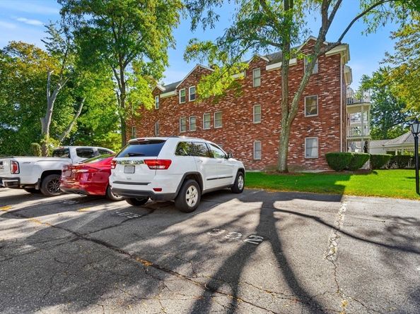 19 Paris St 302, Medford MA 02155