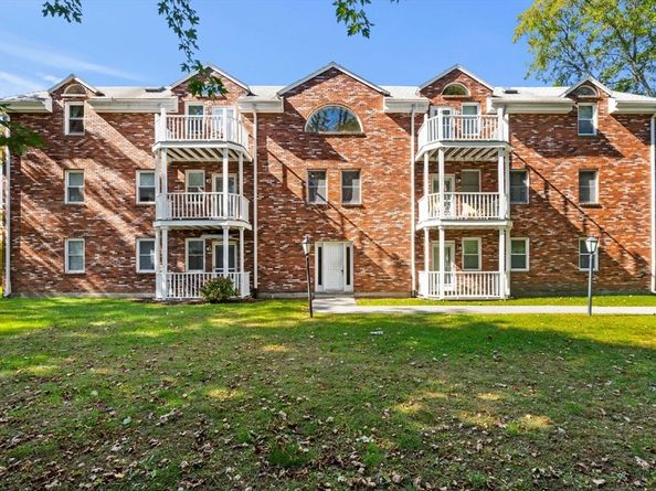 19 Paris St 302, Medford MA 02155
