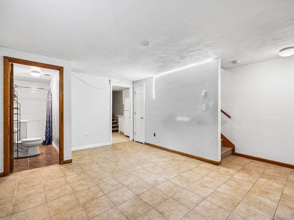 21 Hillside Avenue 21, Everett MA 02149