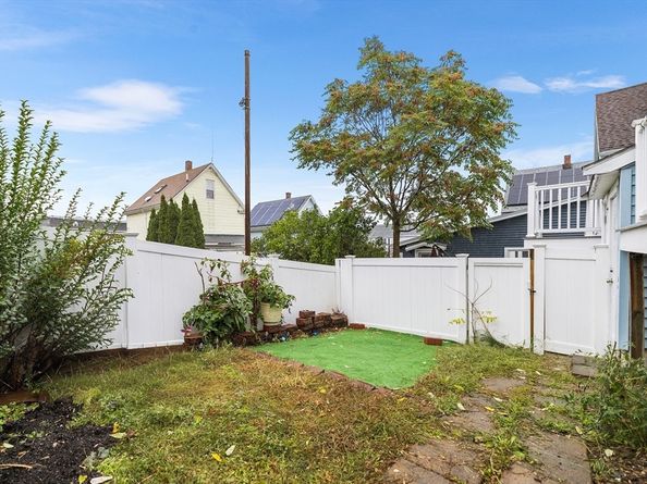 21 Hillside Avenue 21, Everett MA 02149
