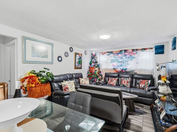 29 Auna Dr 3, Brockton MA 02301