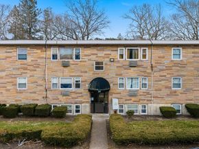 29 Auna Dr 3, Brockton MA 02301