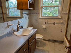 454 Lexington St, Woburn MA 01801