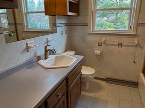 454 Lexington St, Woburn MA 01801