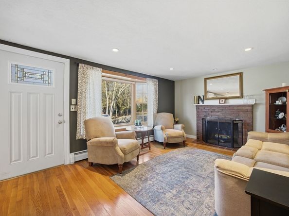 55 Maynard Rd, Dedham MA 02026