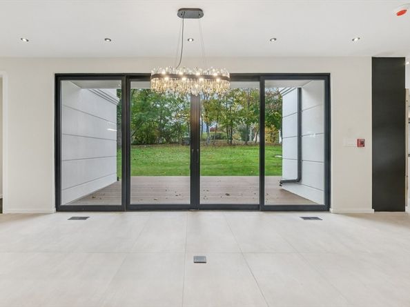 883 Greendale Ave, Needham MA 02492