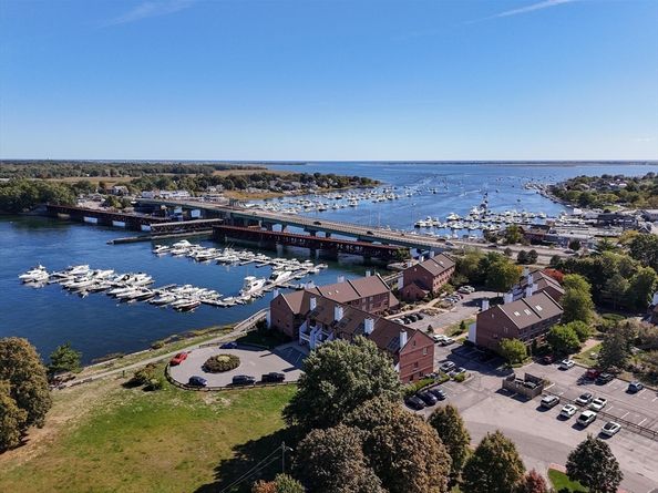 126 Merrimac St 47, Newburyport MA 01950