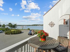 126 Merrimac St 47, Newburyport MA 01950