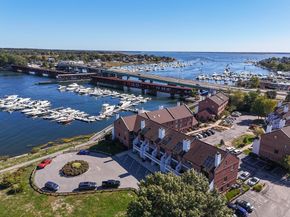 126 Merrimac St 47, Newburyport MA 01950