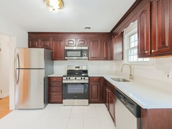 18 Divittorio Drive, Milford MA 01757