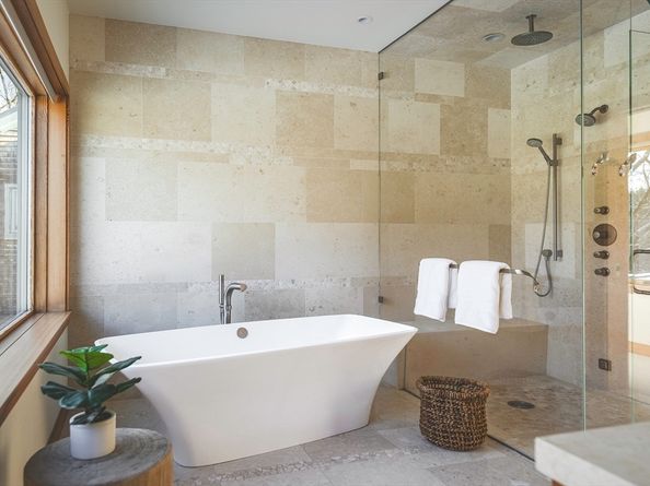 154 Argilla Rd, Ipswich MA 01938