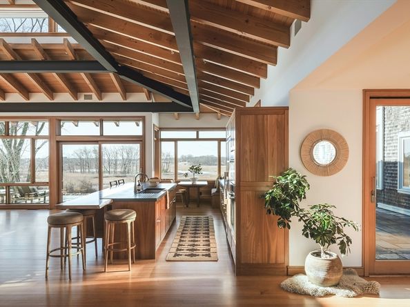 154 Argilla Rd, Ipswich MA 01938