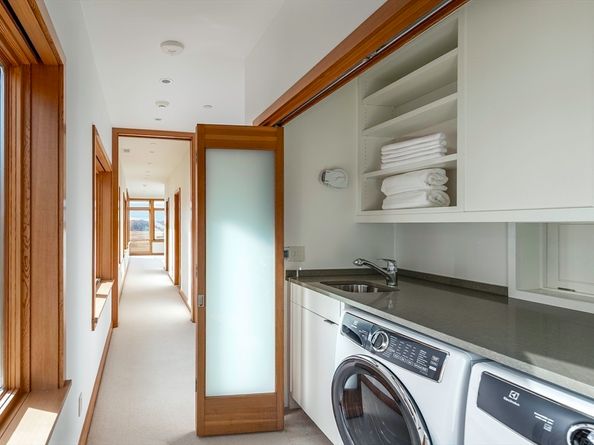 154 Argilla Rd, Ipswich MA 01938