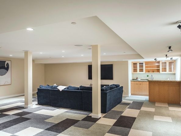 154 Argilla Rd, Ipswich MA 01938