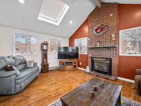 37 Pinewood Ave, Billerica MA 01821