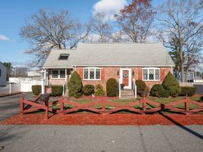37 Pinewood Ave, Billerica MA 01821