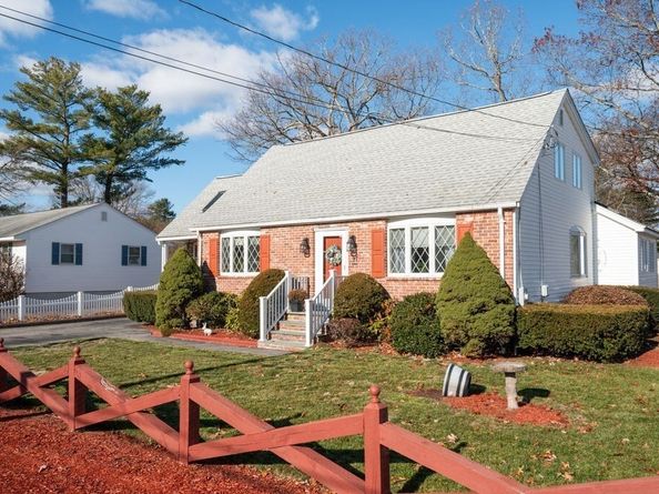 37 Pinewood Ave, Billerica MA 01821