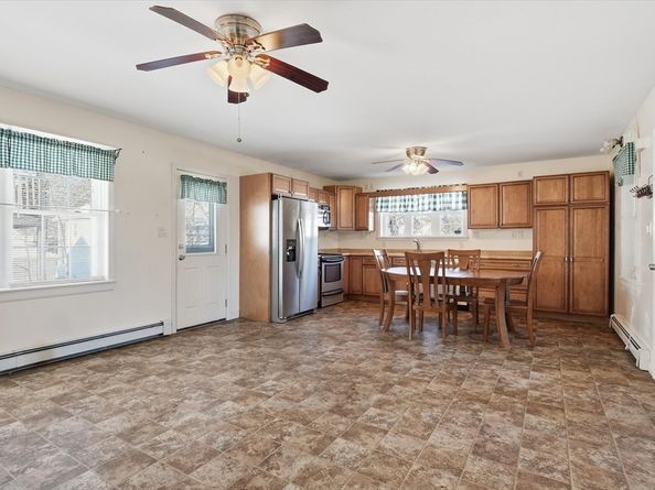 52 Church St, Gardner MA 01440