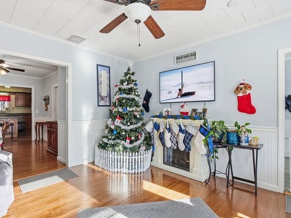 52 Church St, Gardner MA 01440