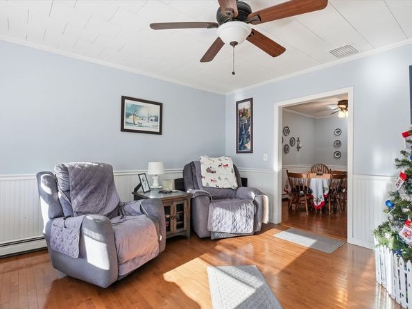 52 Church St, Gardner MA 01440