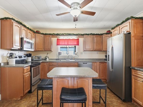 52 Church St, Gardner MA 01440